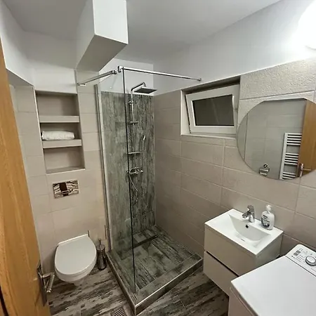 Apartment Garsoniera Mares Constanţa